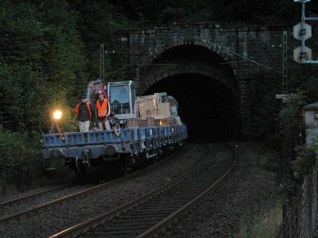 t32060901i1.jpg